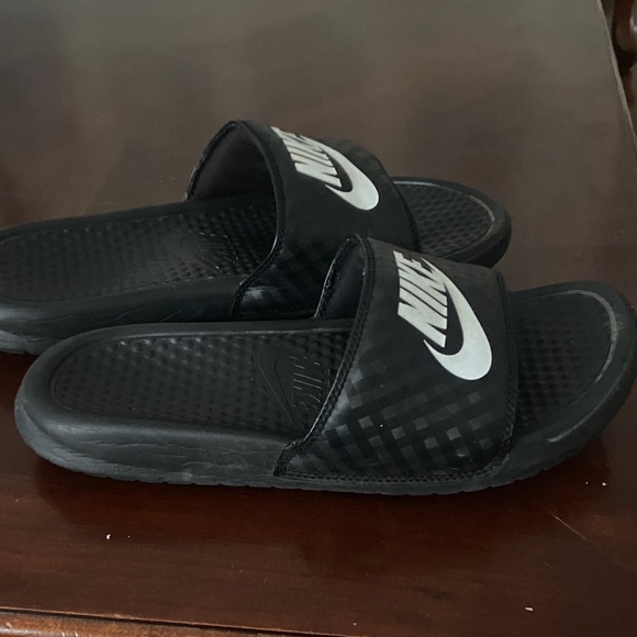 Nike Benassi JDI slide sandals size 9 - Picture 2 of 7